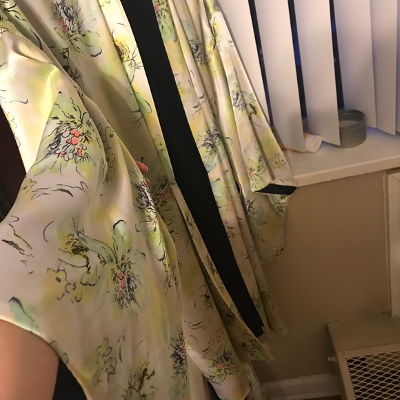 Victoria Secret Silk Robe - Picture 6 of 7